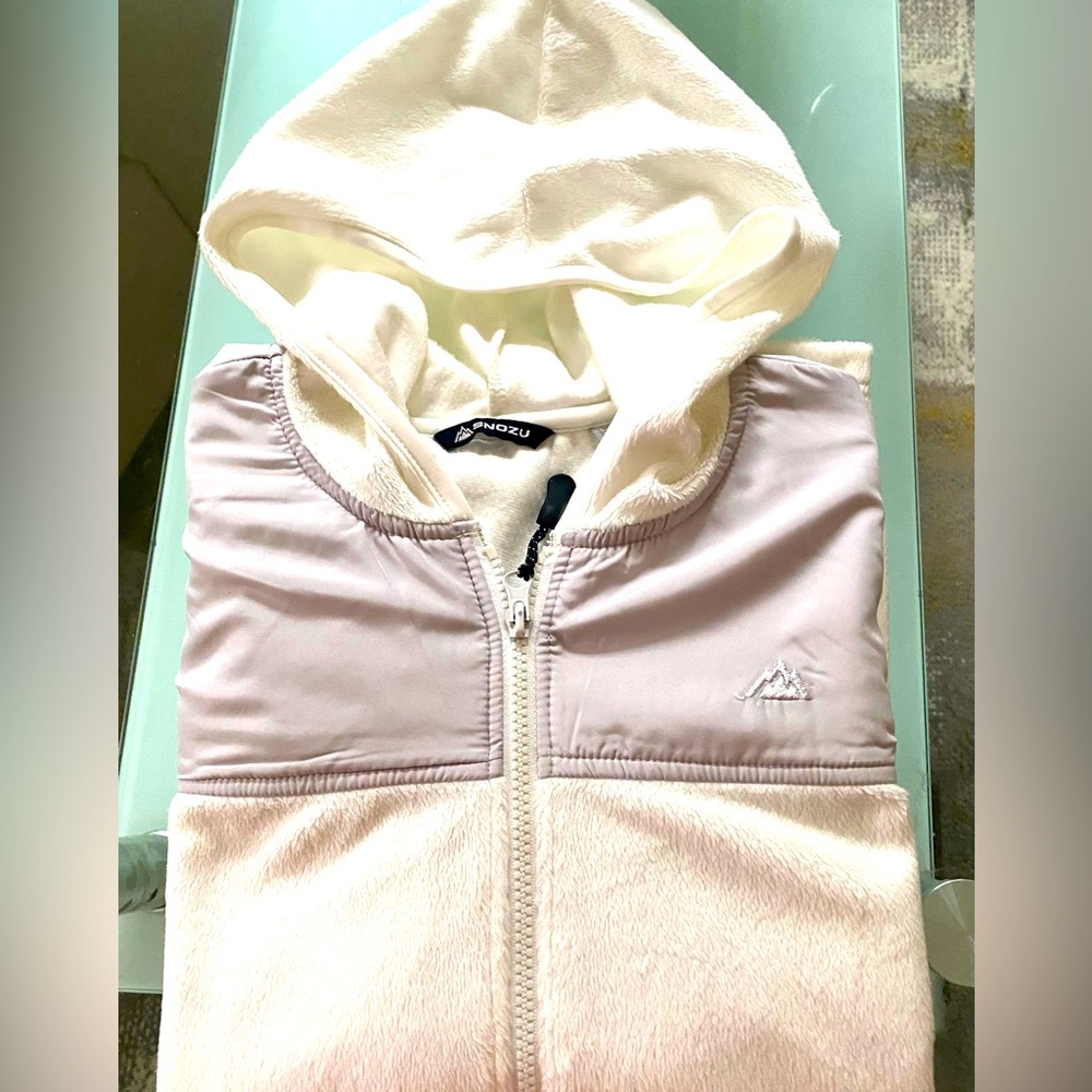 Snozu woman’s zip hoodies